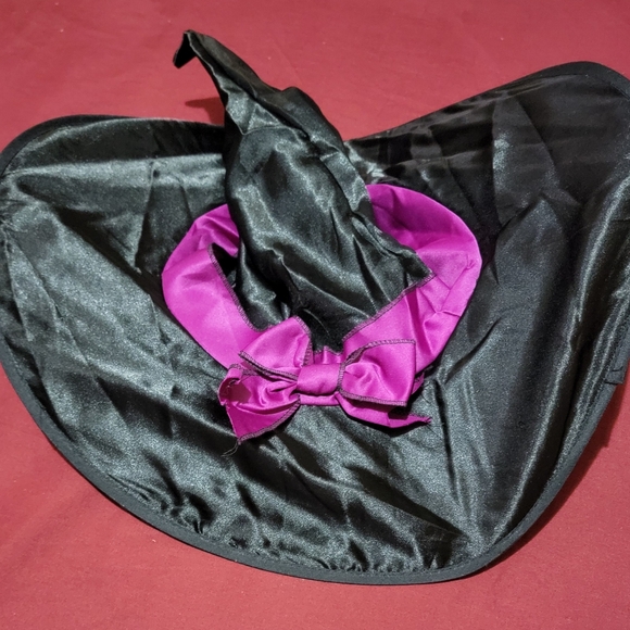 Play Boy Witch Costume - Picture 11 of 15